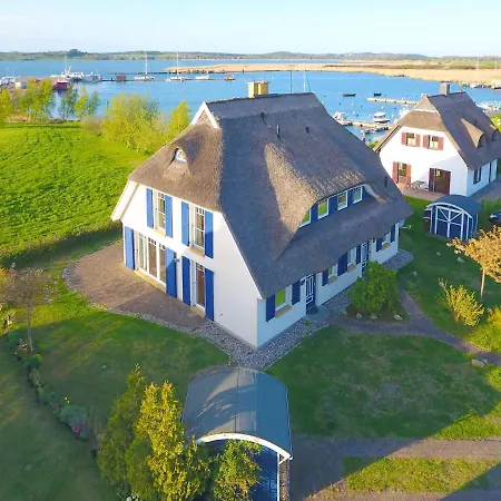 Haus Boddentraum Abendrot - Terrasse, Garten, Meerblick Ferienhaus