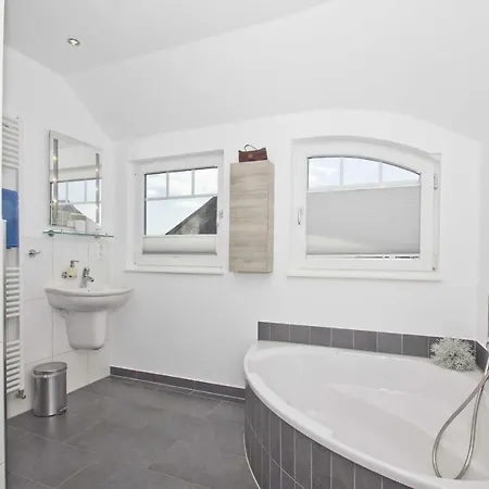 Ferienhaus Haus Boddentraum Abendrot - Terrasse, Garten, Meerblick *