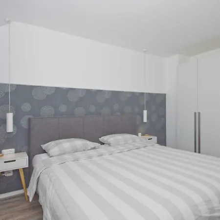 Haus Boddentraum Abendrot - Terrasse, Garten, Meerblick Ferienhaus Gager